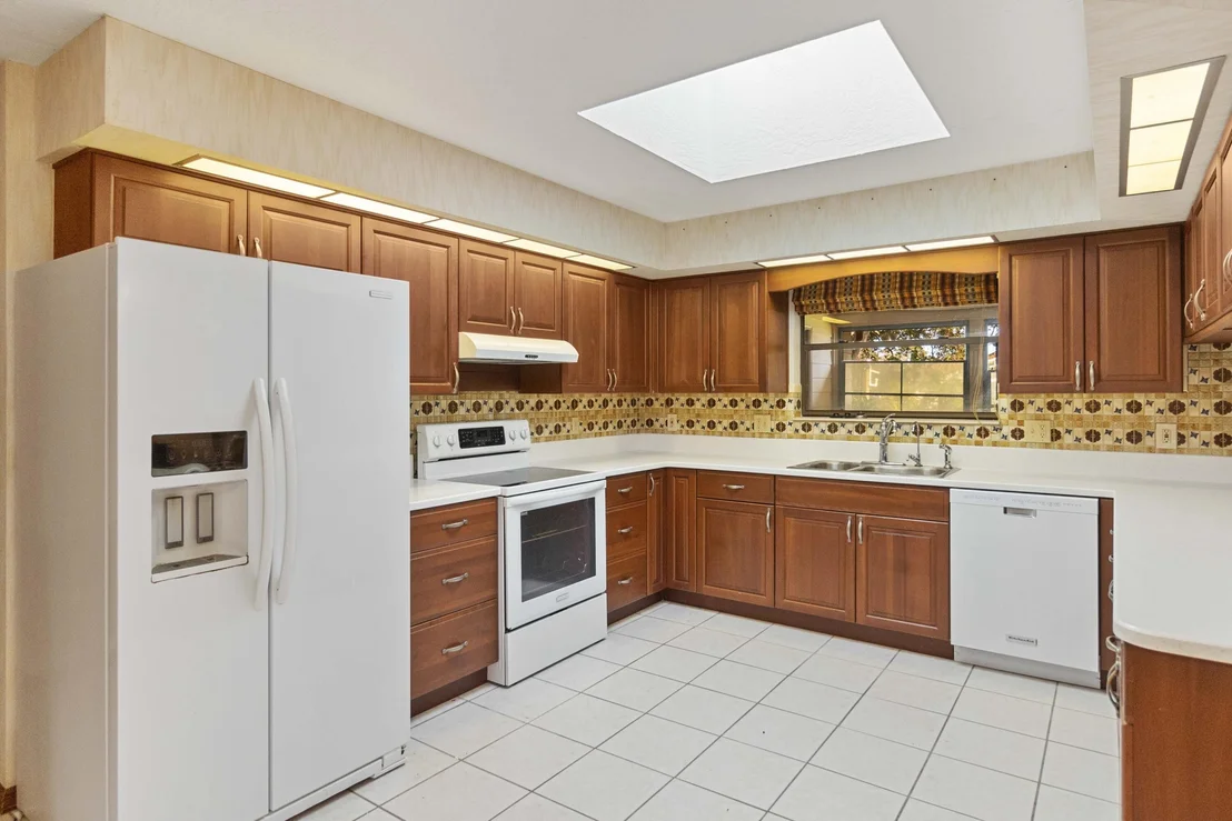 Photo of 741 Montclair Road NE
