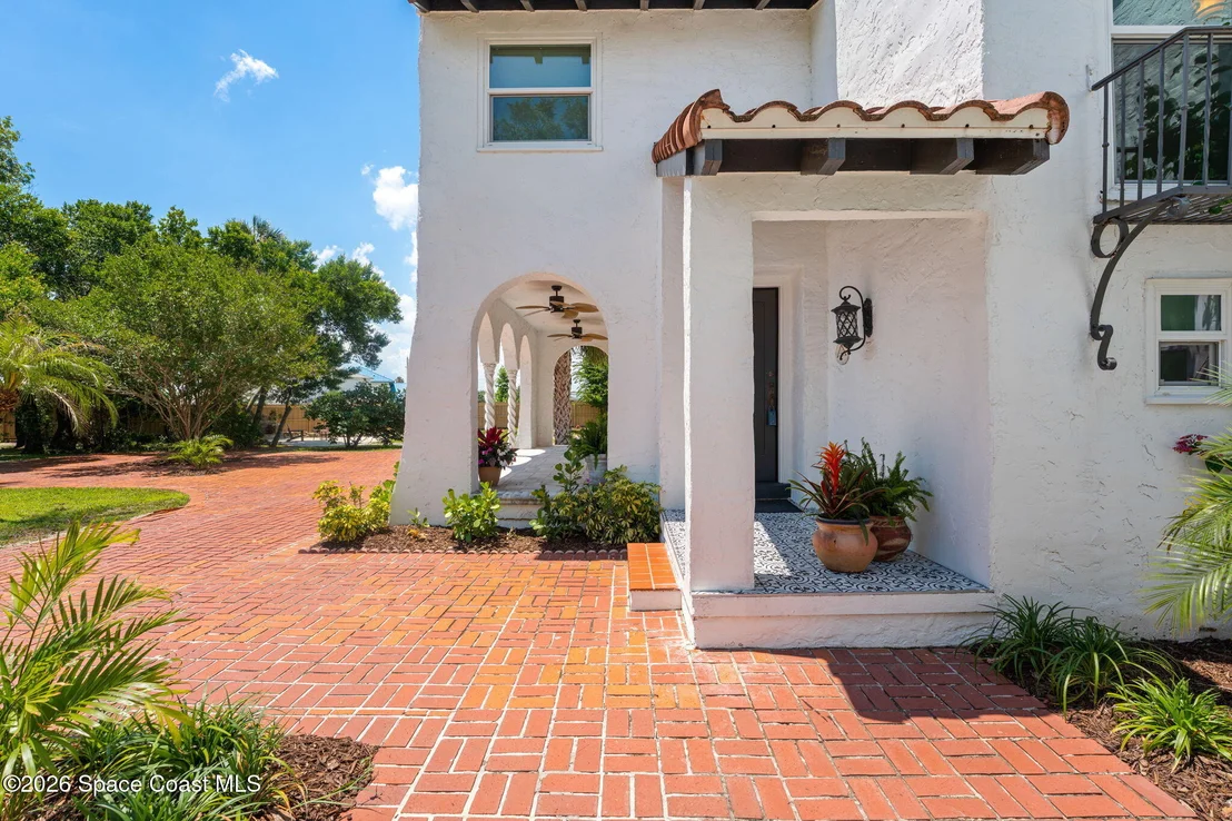 Photo of 121 Circle Drive