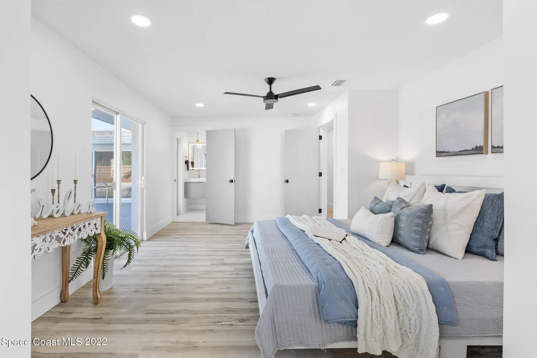 Photo of 77 W Bay Drive