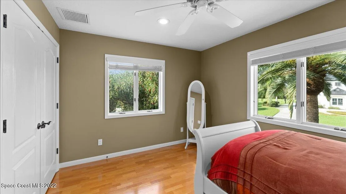 Photo of 873 Oak Park Drive