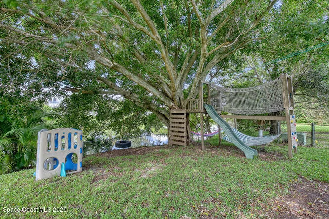 Photo of 2920 Corbusier Drive