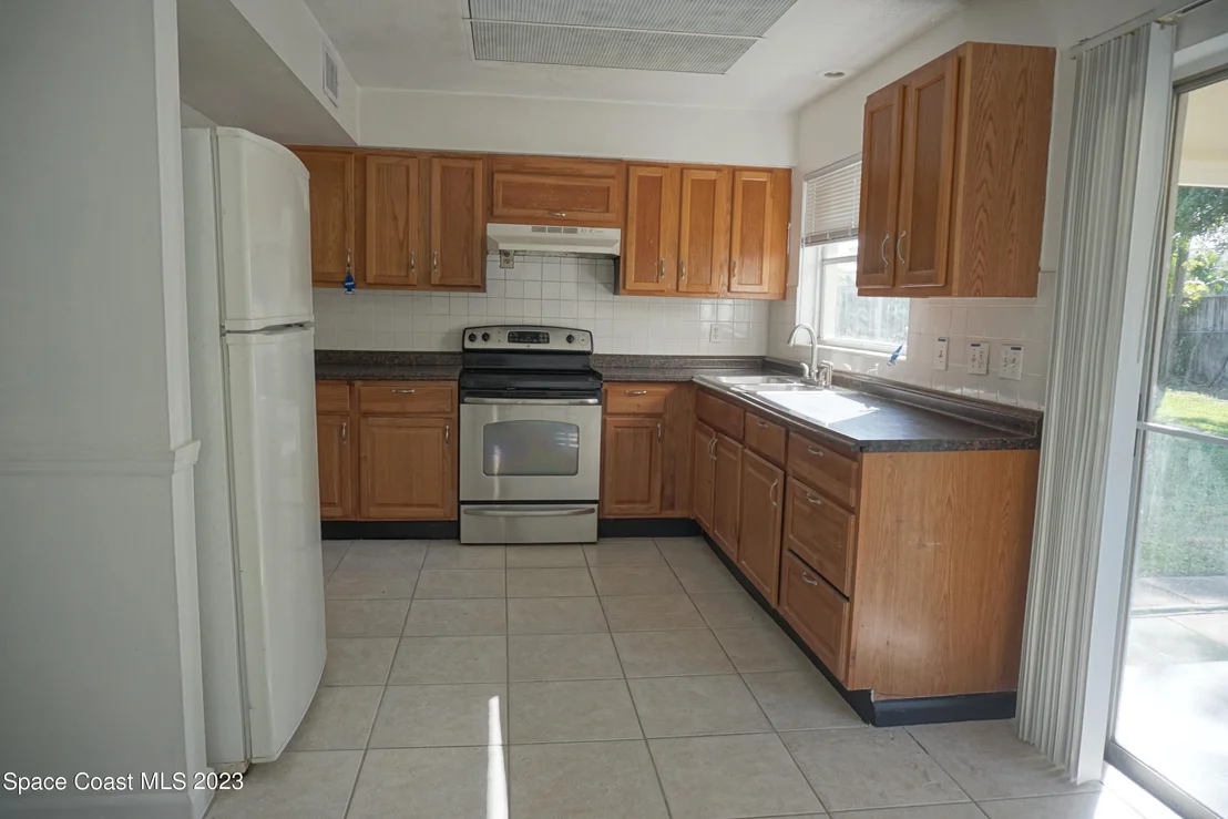 Photo of 748 Angle Street NE