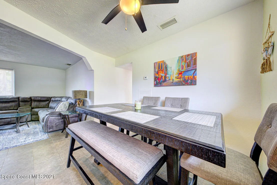 Photo of 1611 Cambridge Drive