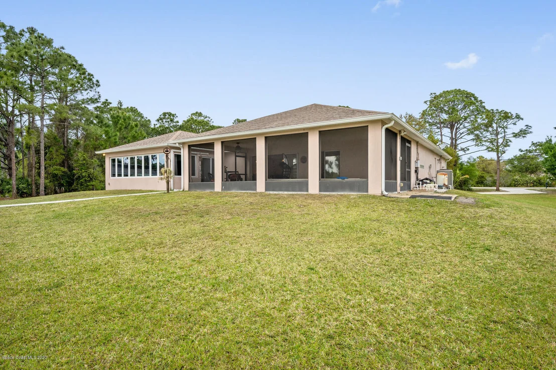 Photo of 1301 Grant Road