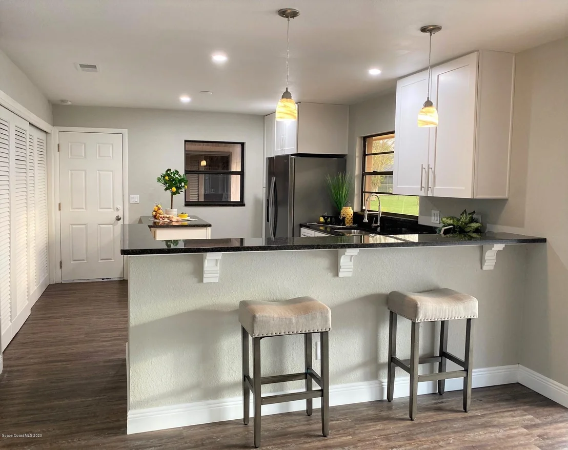 Photo of 953 Brewster Lane