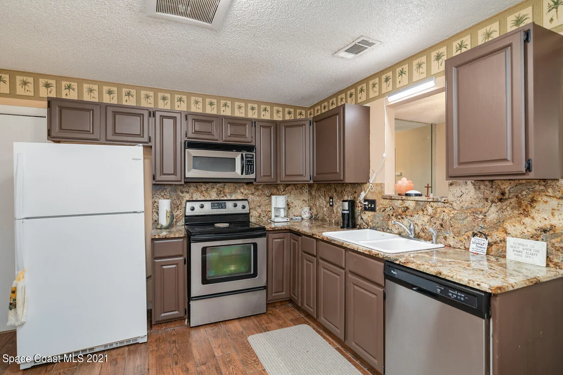 Photo of 2824 School Drive NE