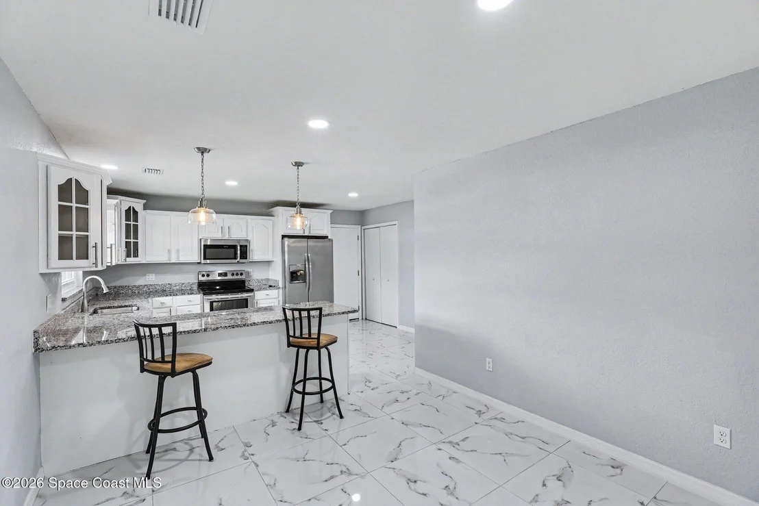 Photo of 3280 Ideal Avenue NE