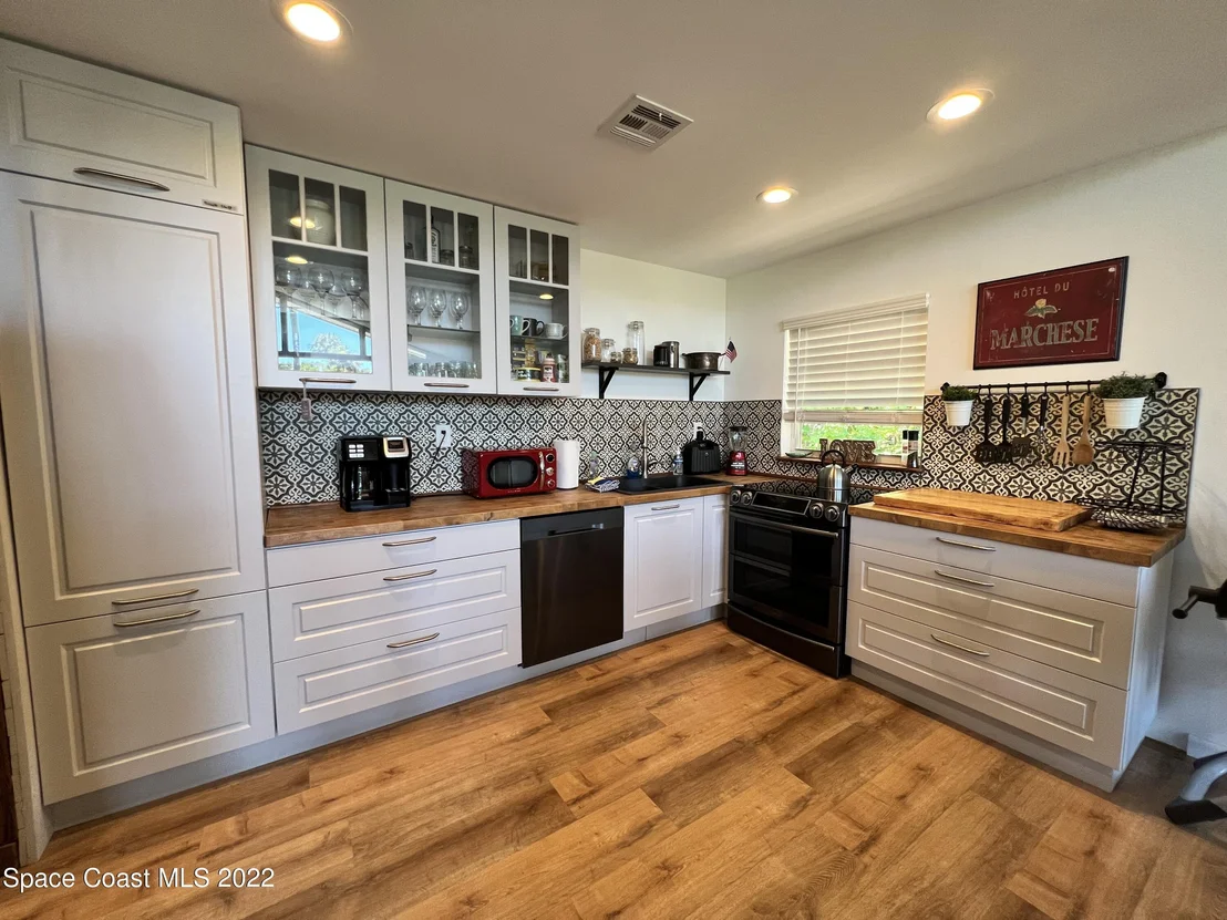 Photo of 142 Antigua Drive
