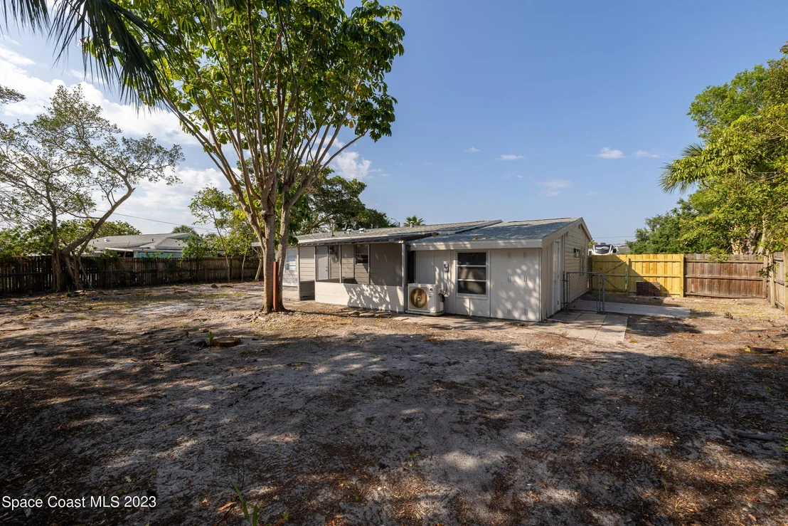 Photo of 955 Vangi Lane NE