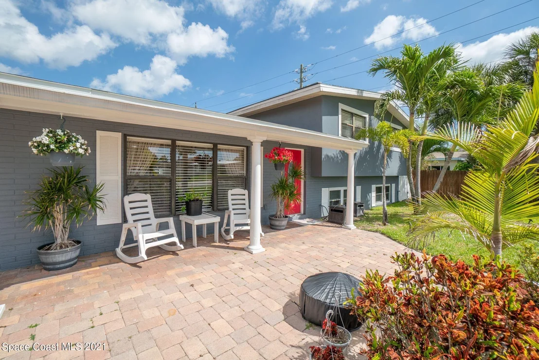 Photo of 1046 Pinetree Drive