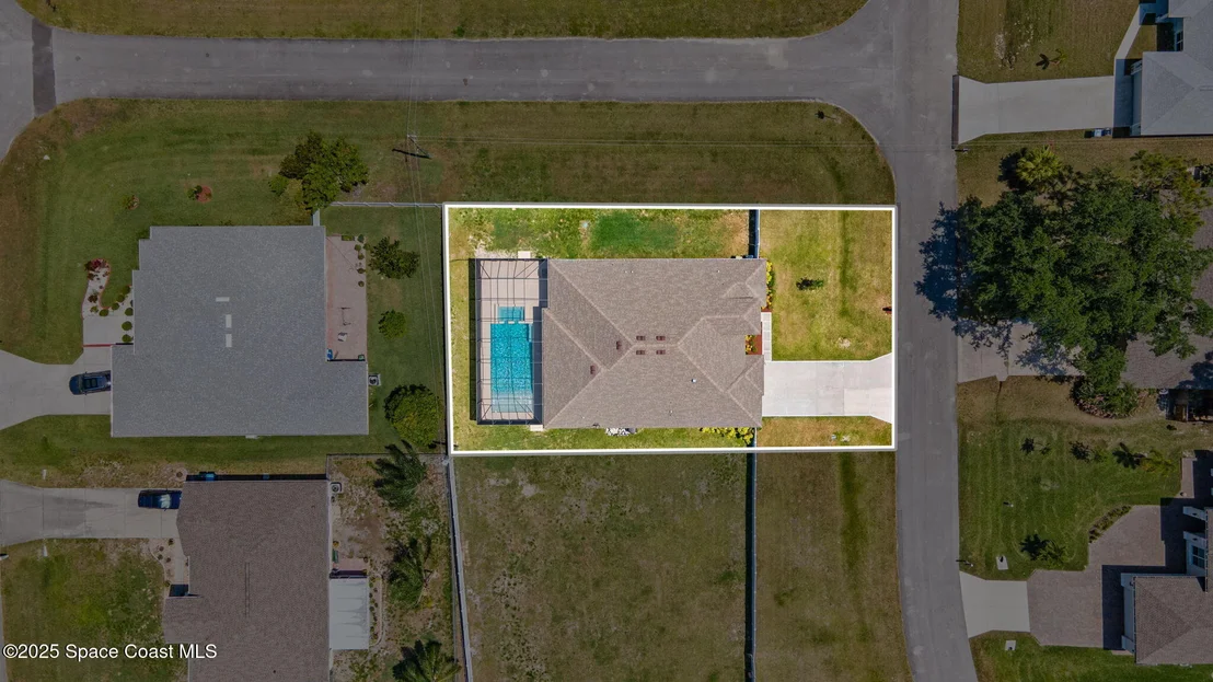 Photo of 539 Balcom Terrace SE