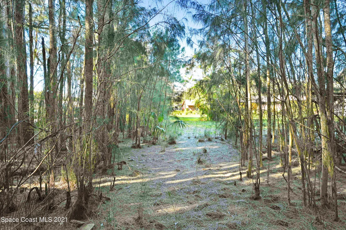 Photo of 1997 Giroux Drive NE