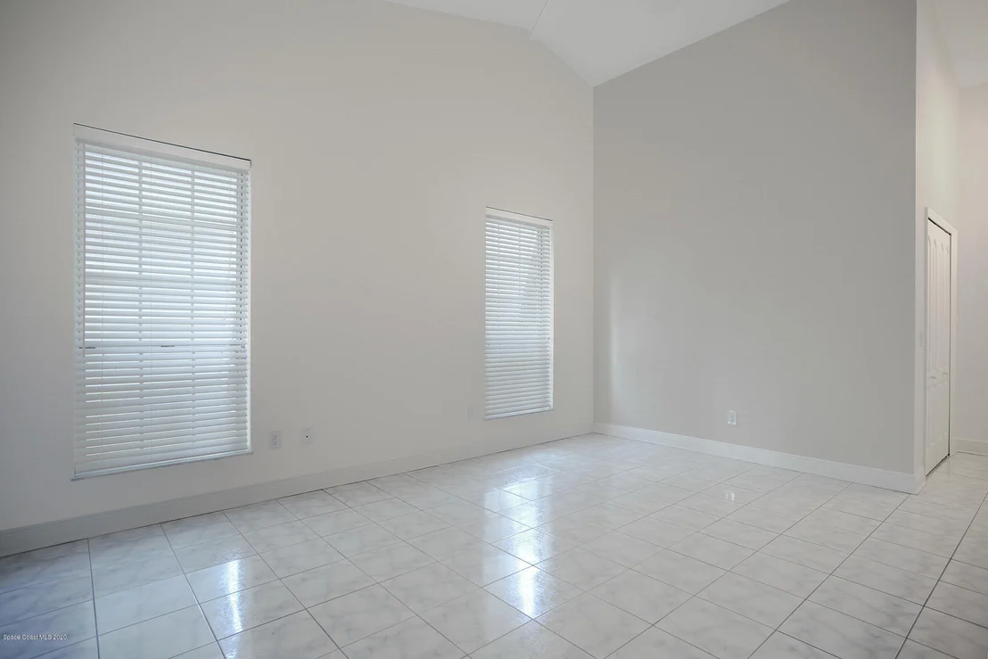 Photo of 1645 Shuckers Point