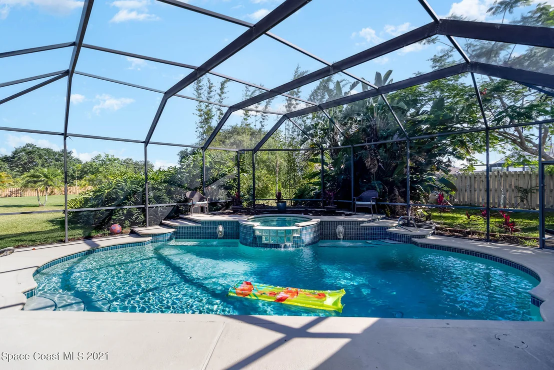 Photo of 548 Sawgrass Circle