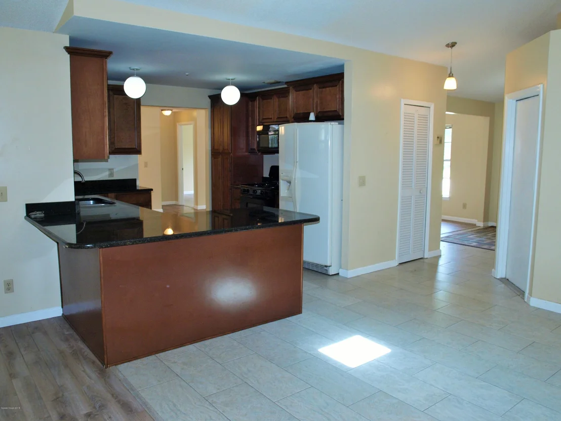 Photo of 164 Oak Lake Road