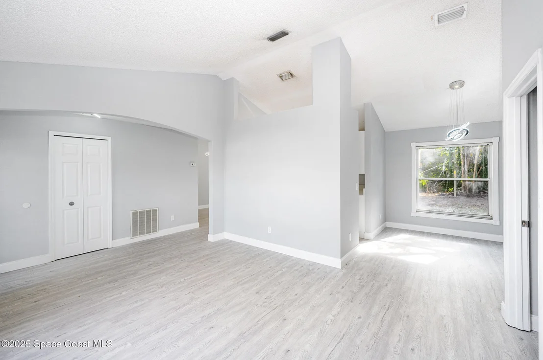 Photo of 4285 Glover Street