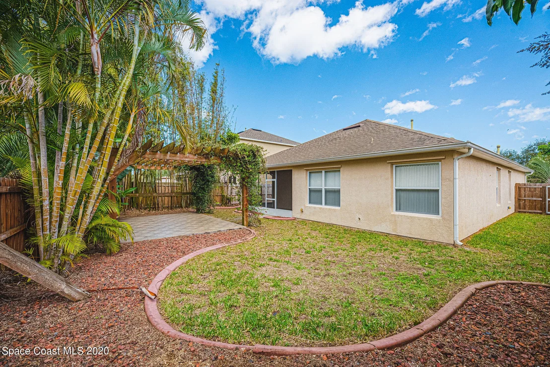 Photo of 949 Riviera Point Drive