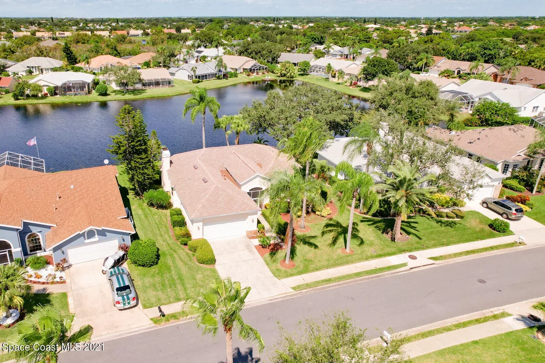 Photo of 952 Somerset Lane