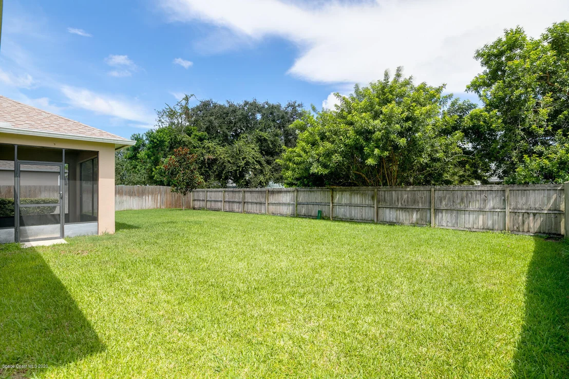 Photo of 1102 Morgan Circle NE