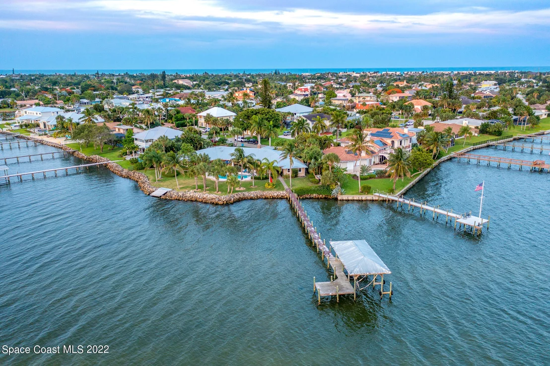 Photo of 437 River View Lane