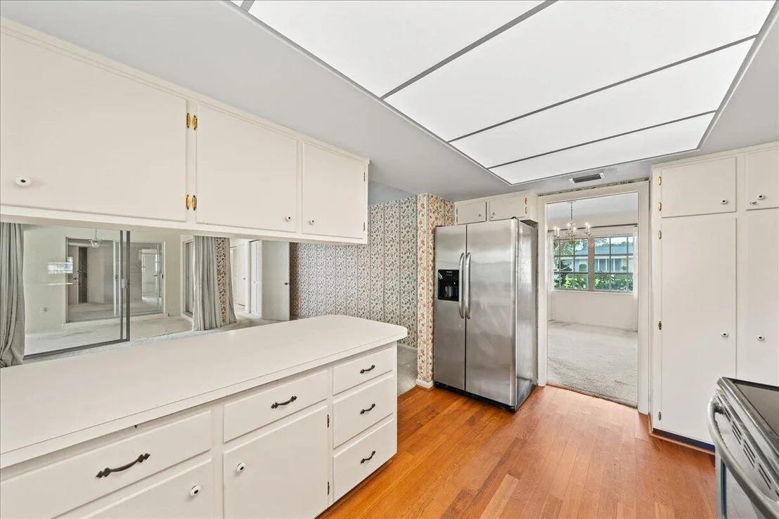 Photo of 550 Seabreeze Drive