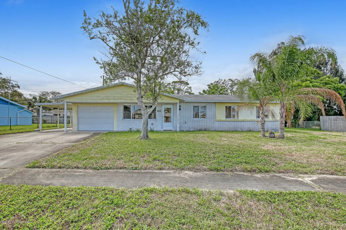 Photo of 930 Bacon Circle NE