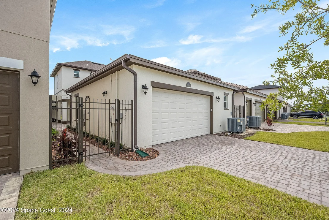 Photo of 8536 Lyside Drive