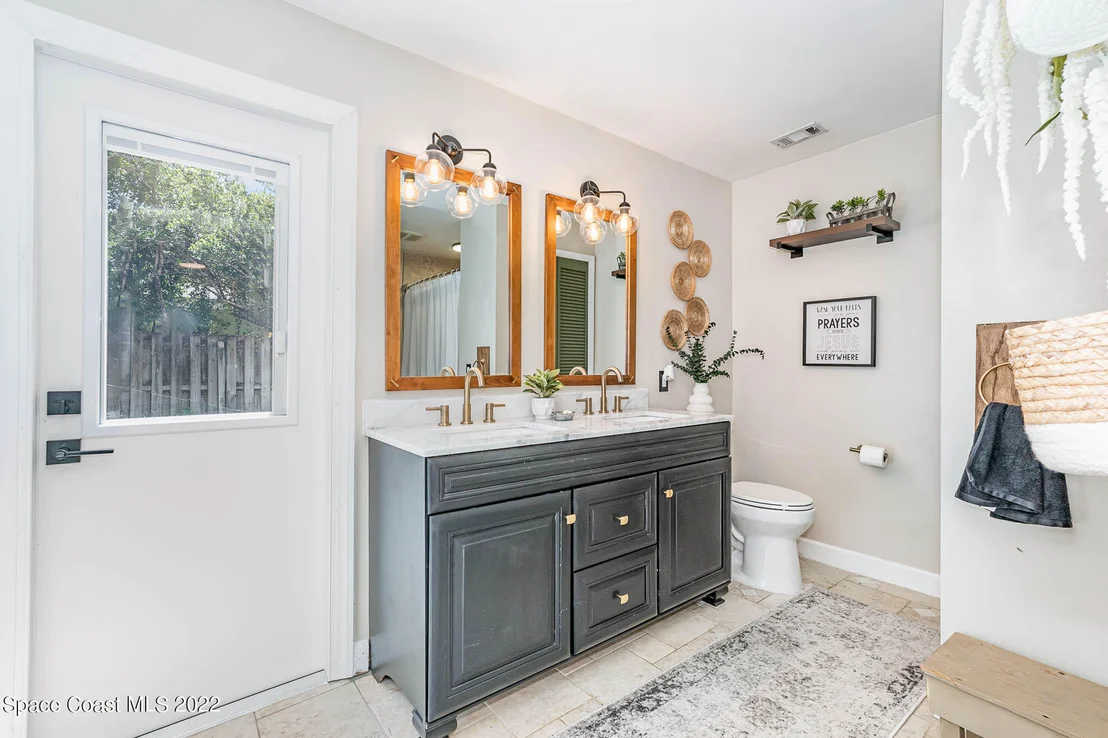 Photo of 142 11th (Eleventh) Avenue