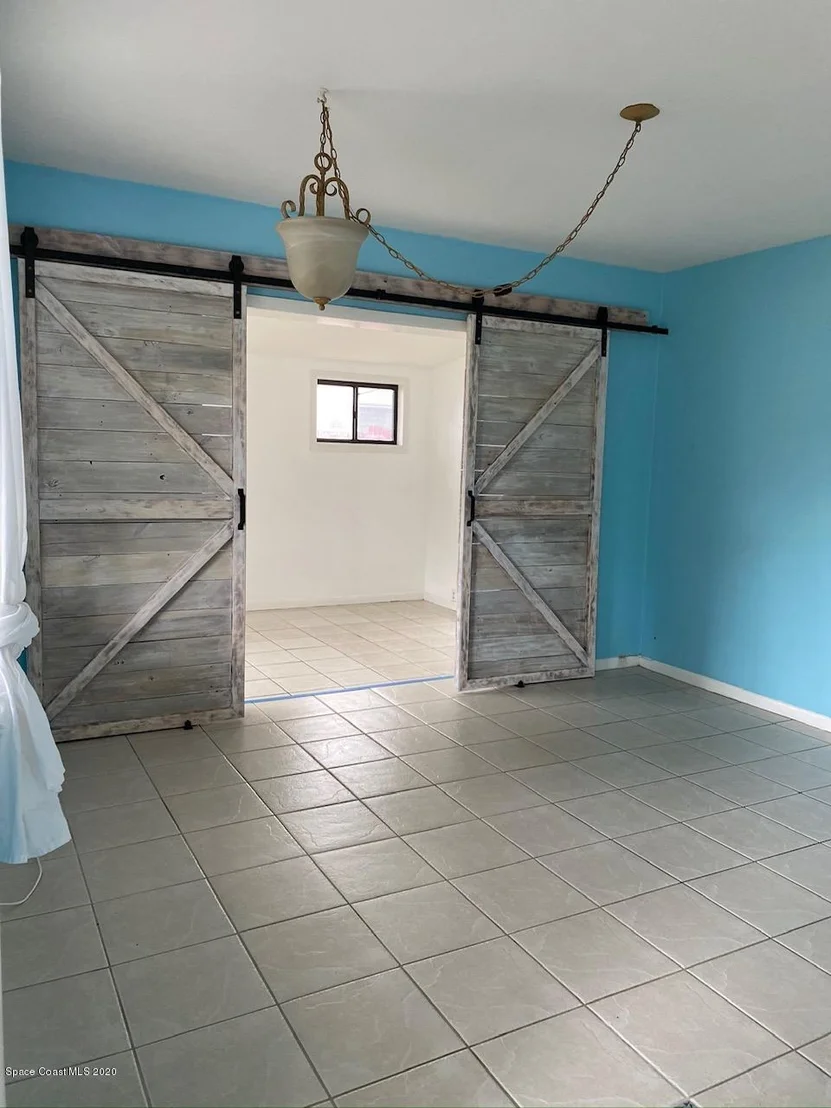 Photo of 920 Glenmore Circle