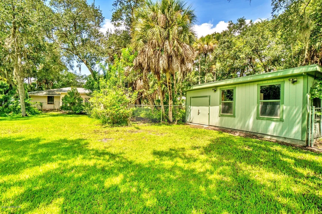 Photo of 1808 Live Oak Drive N