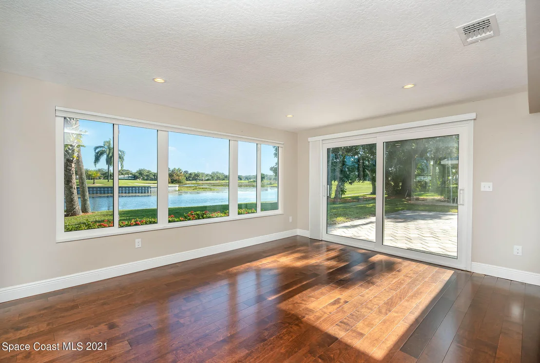 Photo of 1129 Continental Avenue
