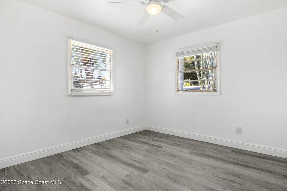 Photo of 346 Crown Boulevard