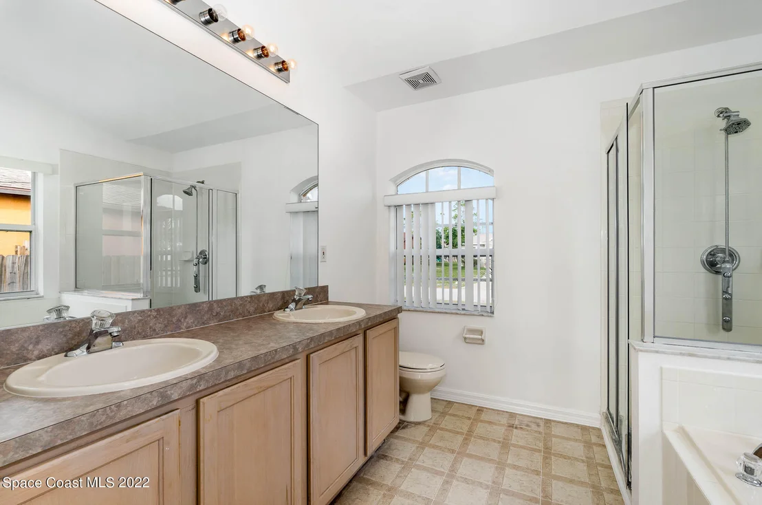 Photo of 1707 Elmhurst Circle SE