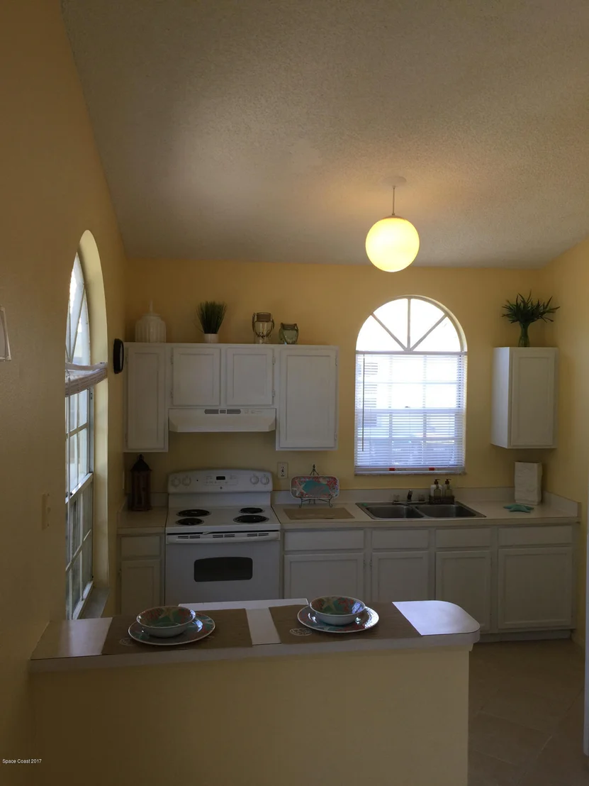 Photo of 1091 Goldenrod Circle NE