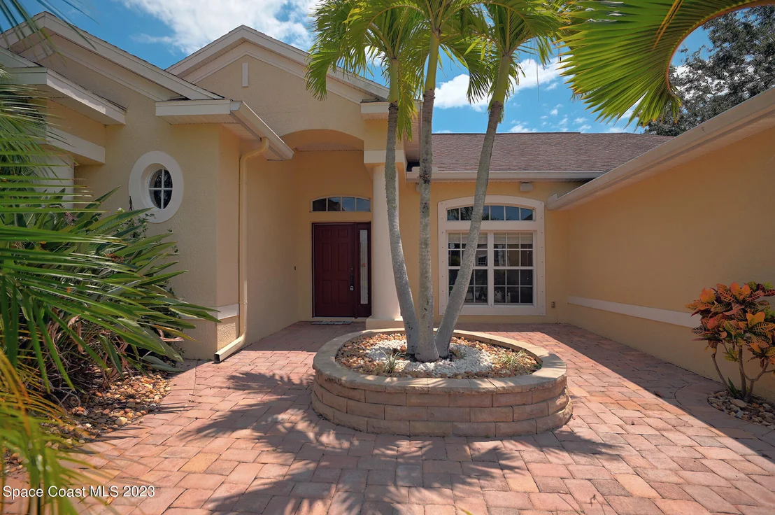 Photo of 3356 Peninsula Circle