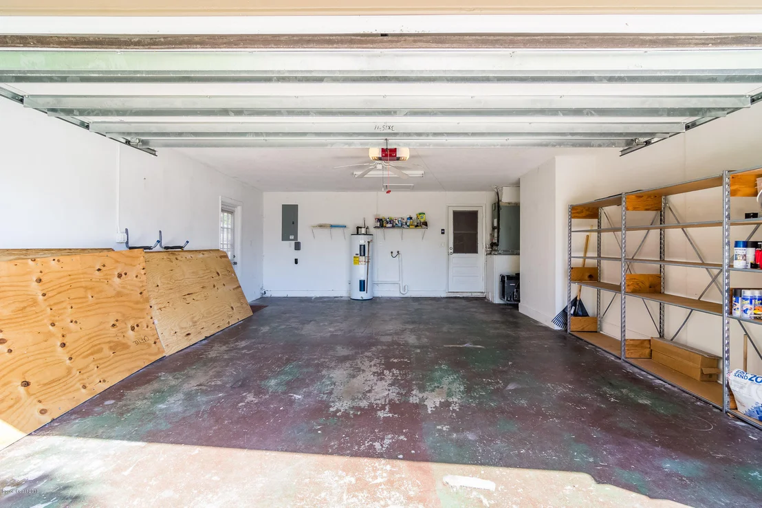 Photo of 306 N Roundtree Drive N
