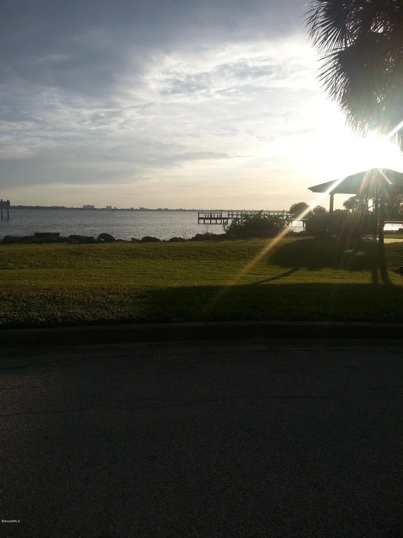 Photo of 667 Everglade Drive