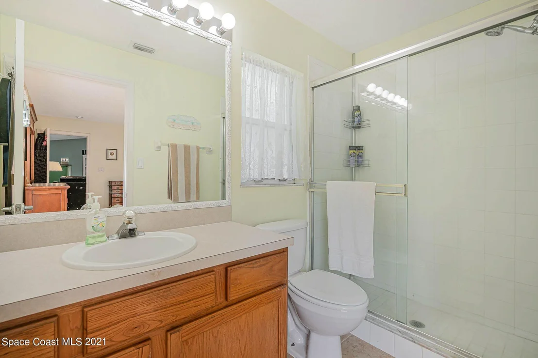 Photo of 6610 Bancroft Avenue