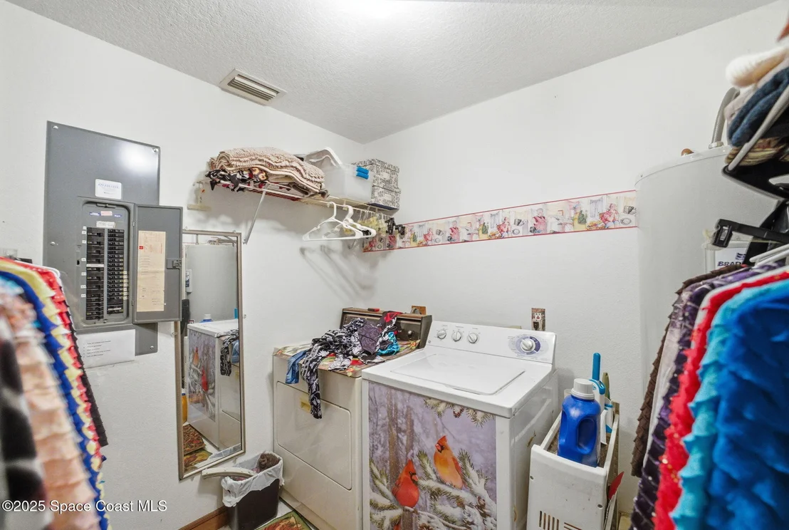 Photo of 2821&2825 Lionel Road