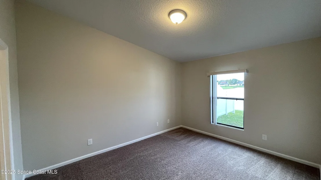 Photo of Unit 103 at 975 Luminary Circle