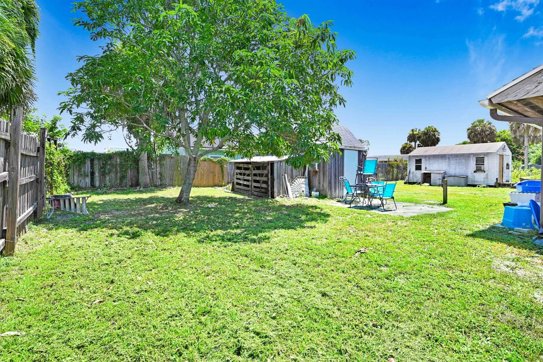 Photo of 113 Hibiscus Street