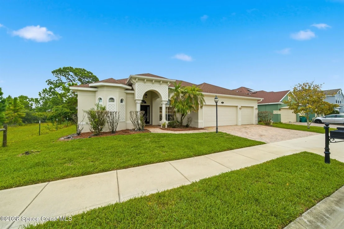 Photo of 1185 Dromin Lane