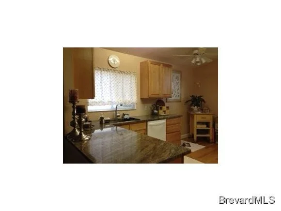 Photo of 4897 Erin