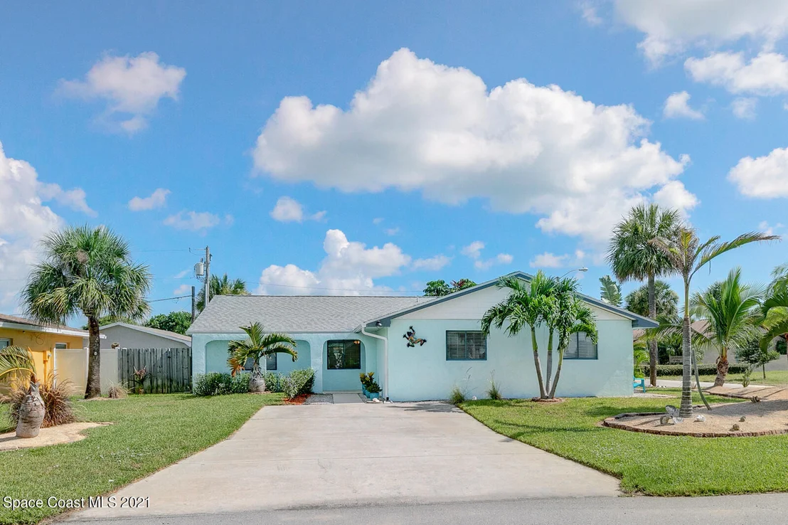 Photo of 300 Bahama Drive