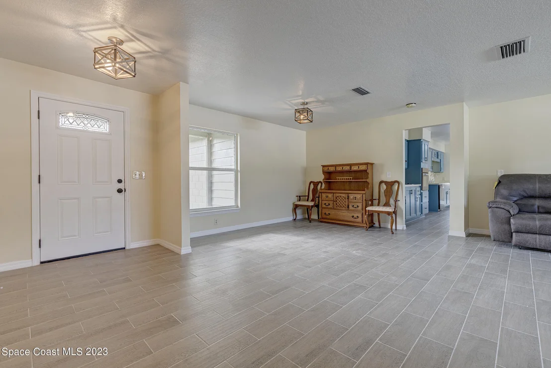 Photo of 1447 Floyd Drive