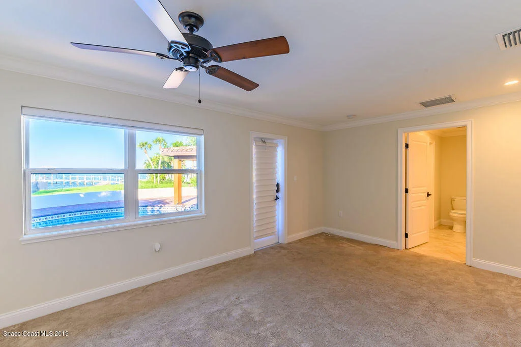 Photo of 3300 N Riverside Drive N