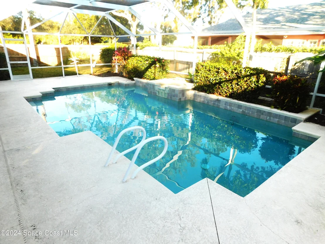 Photo of 984 Whisperoak Drive