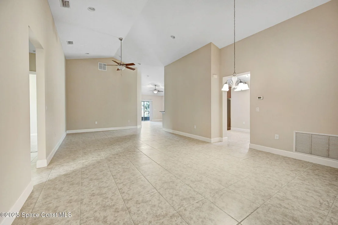 Photo of 1141 Dillard Drive SE