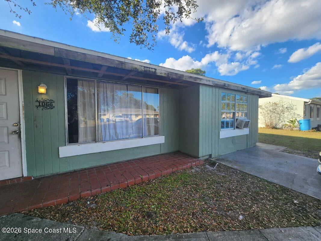 Photo of 1066 Galty Circle NE