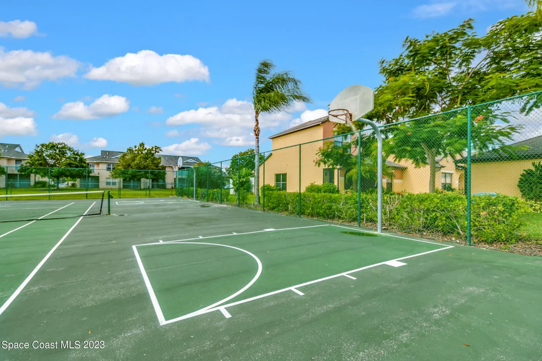 Photo of Unit 103 at 990 Luminary Circle